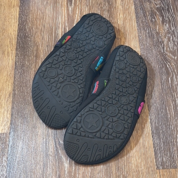 Women's Black Water Shoes with Multicolor Strap - Picture 2 of 5